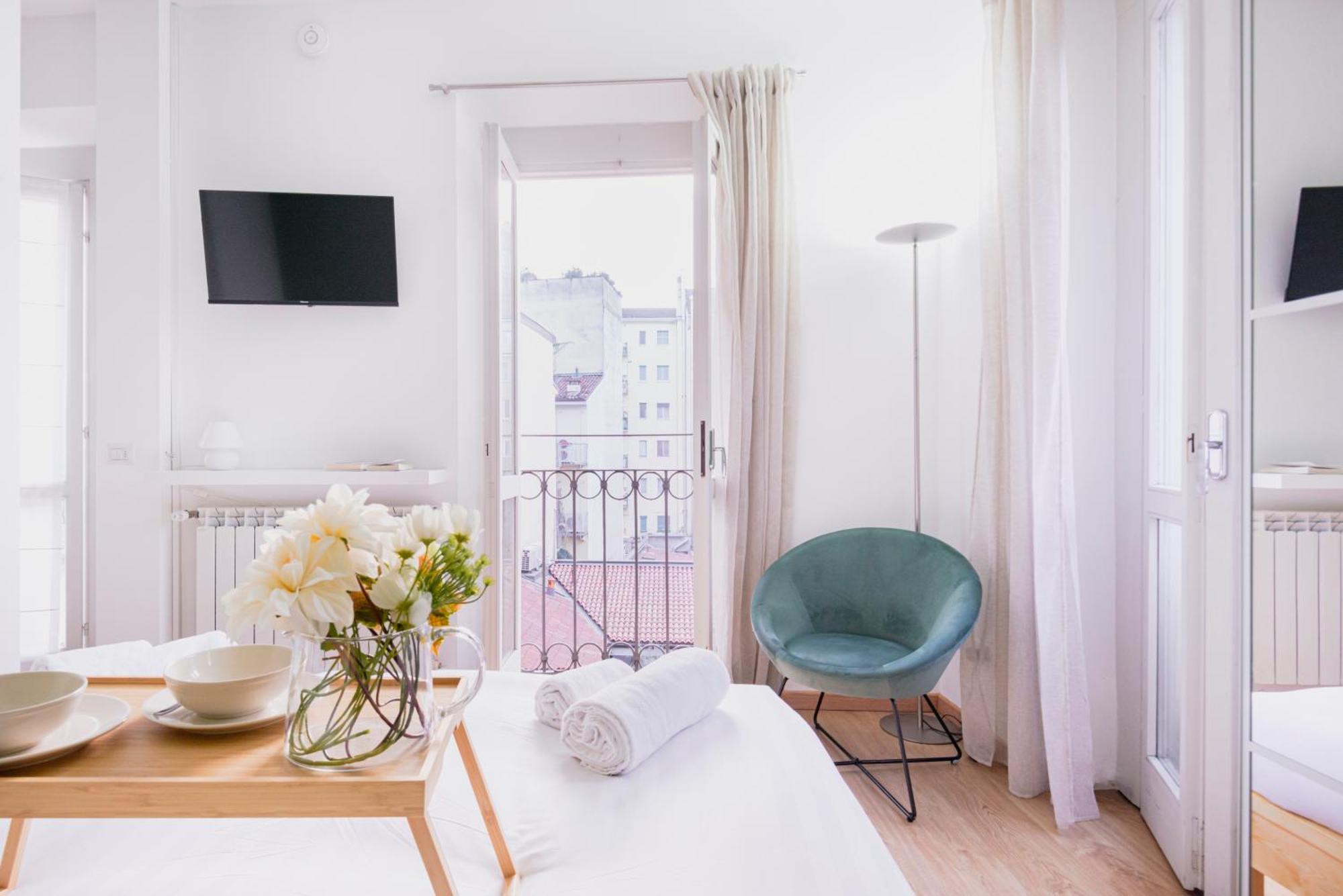 Amazing Flat Near Duomo & Colonne Di San Lorenzo By Easylife ミラノ エクステリア 写真