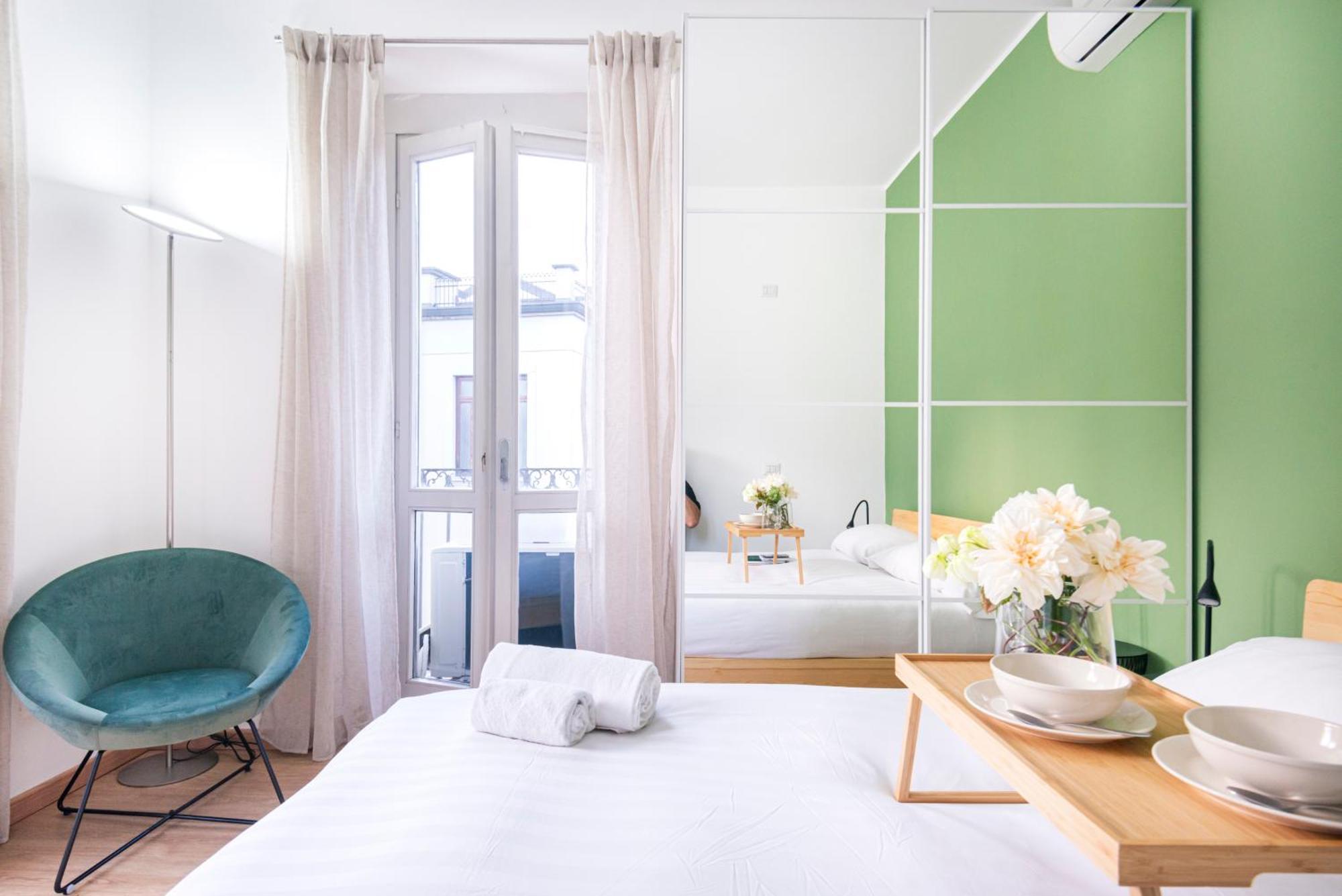 Amazing Flat Near Duomo & Colonne Di San Lorenzo By Easylife ミラノ エクステリア 写真